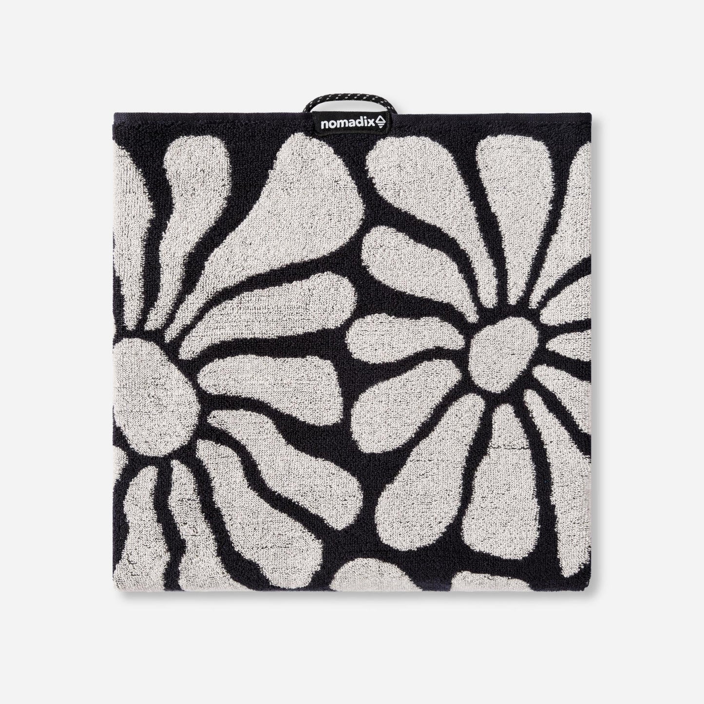 Organic Beach Towel: Lazy Daisy Black Nomadix