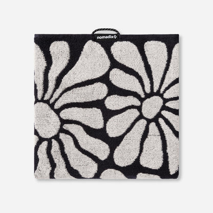 Organic Beach Towel: Lazy Daisy Black Nomadix