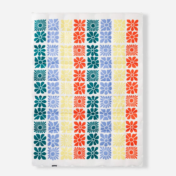 Graphene Puffer Blanket: Flowerbed Multi Nomadix