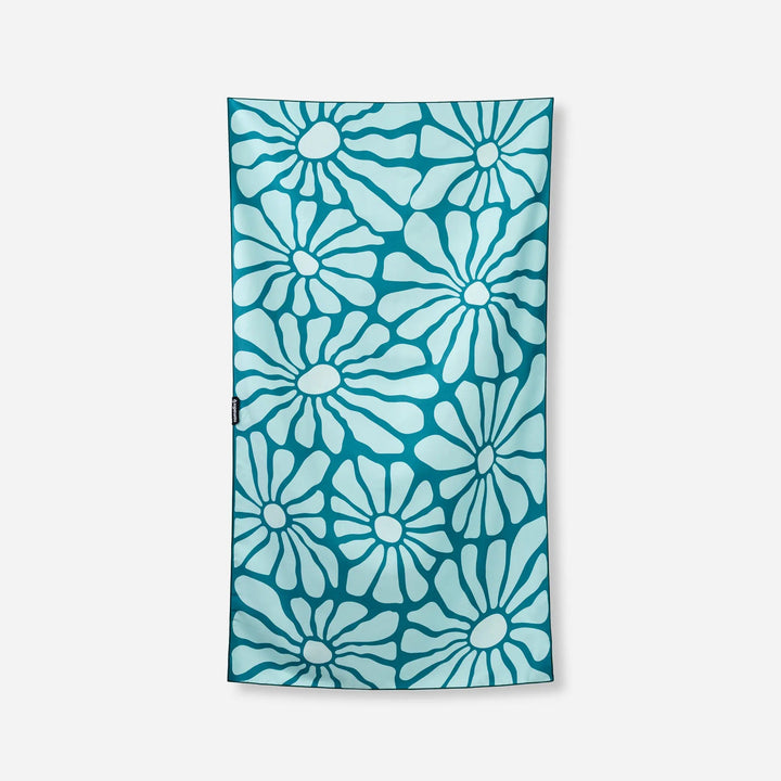 Ultralight Towel: Lazy Daisy Seafoam Green Nomadix