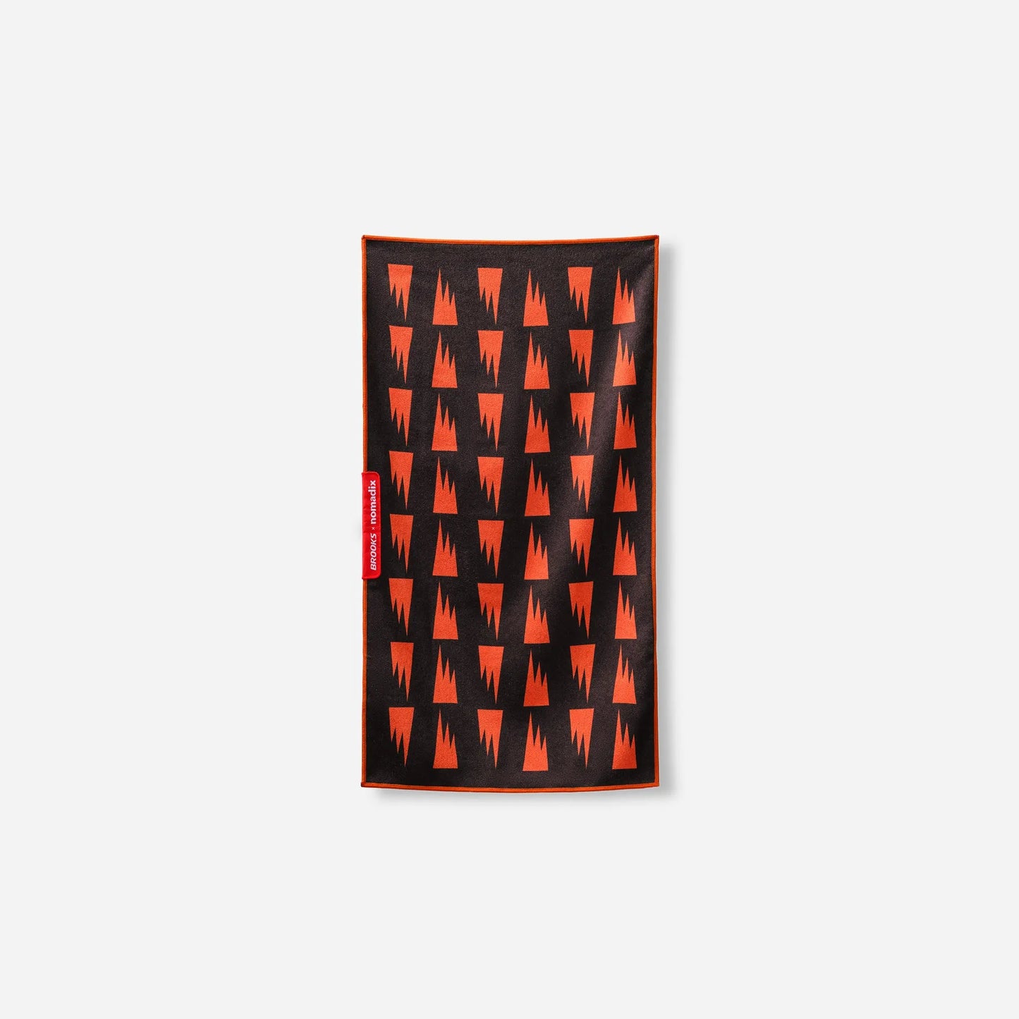 Fitness Towel: Summit Black (Nomadix x Brooks) Nomadix