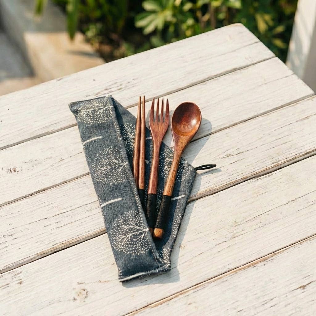 Coconut cutlery set detail