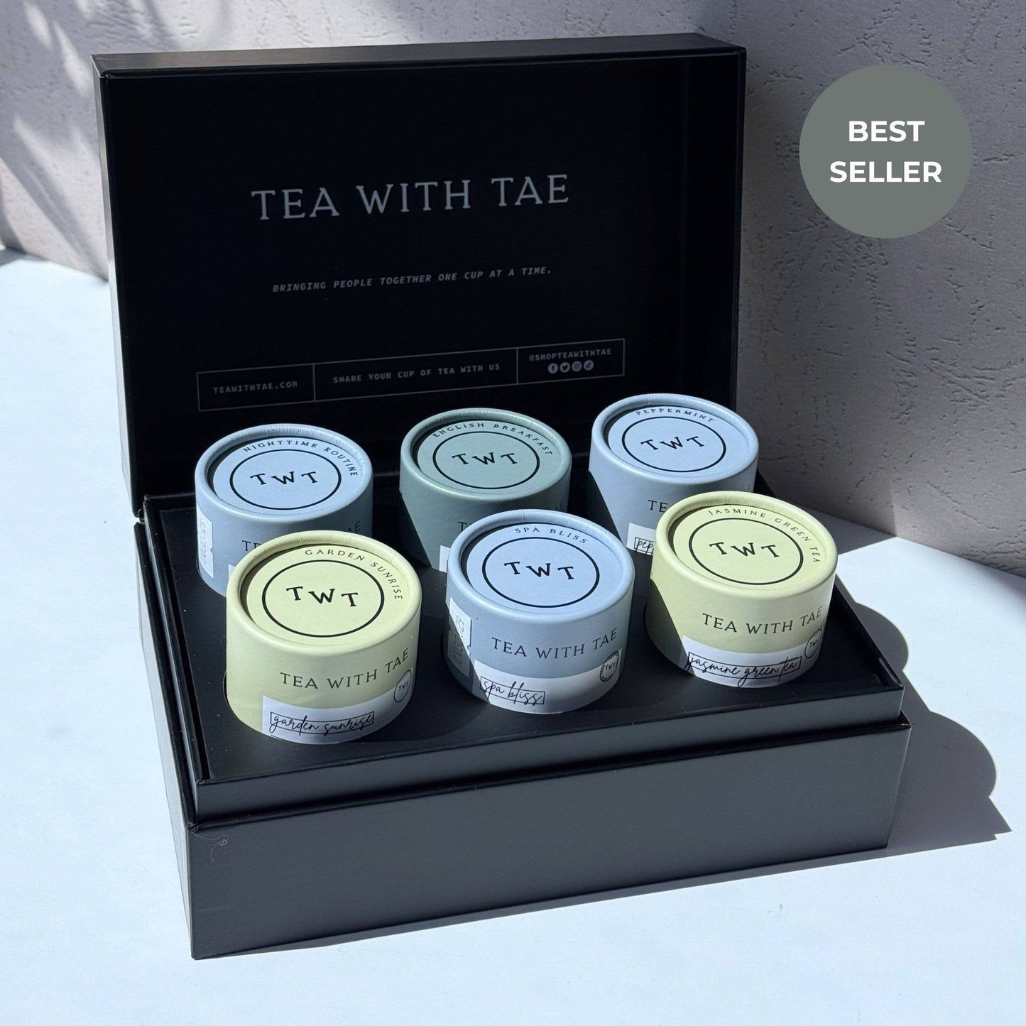 Tea bento box detail
