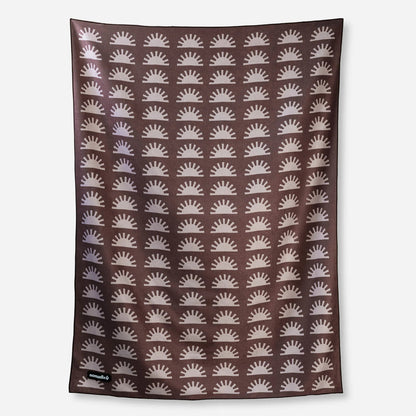 Ultralight Towel: Lazy Daisy Dusk Nomadix