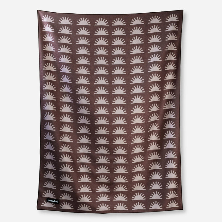 Ultralight Towel: Lazy Daisy Dusk Nomadix