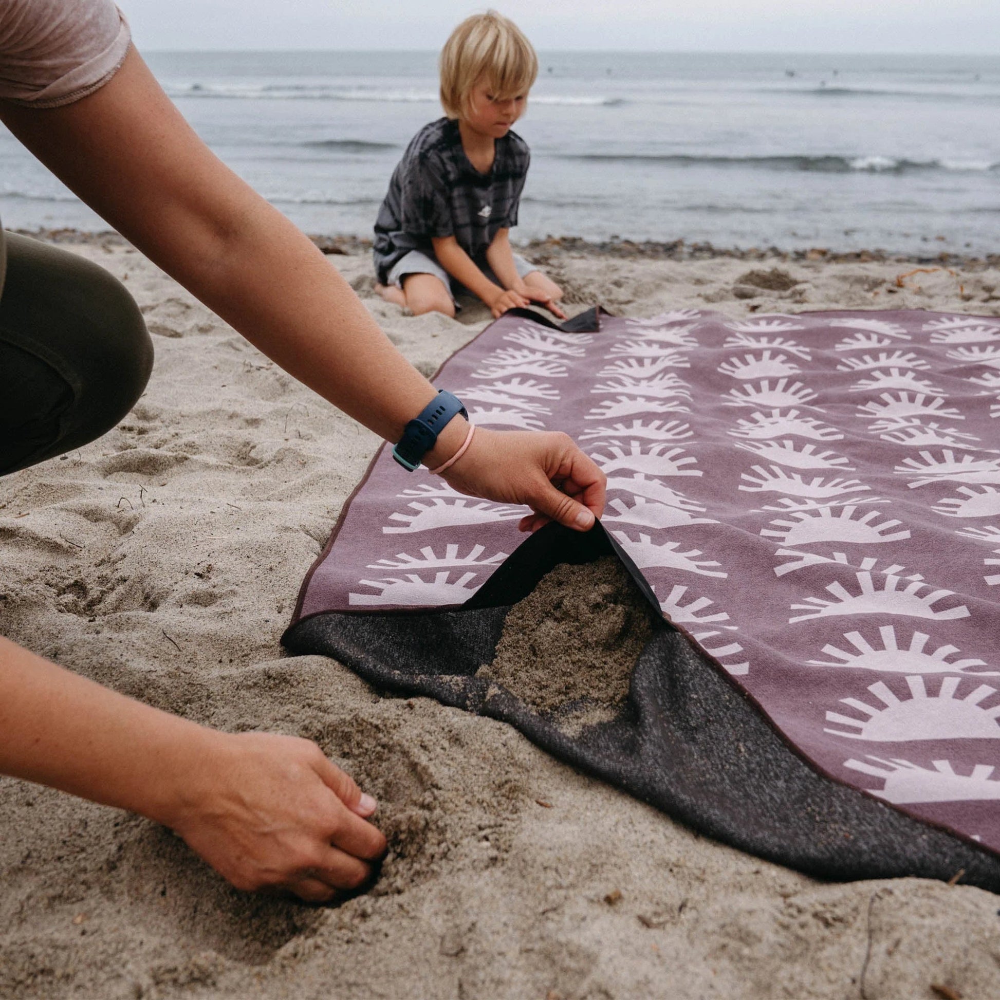 Ultralight Towel: Lazy Daisy Dusk Nomadix