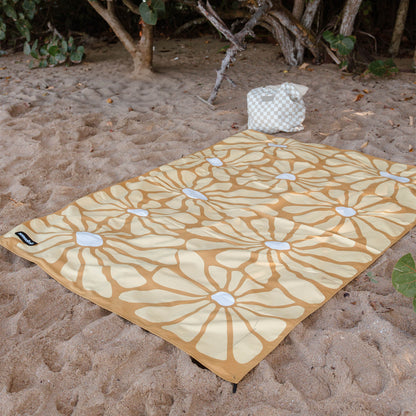 Festival Blanket: Lazy Daisy Gold Nomadix