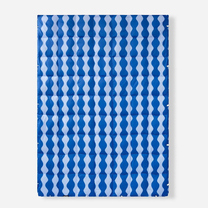 Graphene Puffer Blanket: Slack Tide Coastal Blue Nomadix
