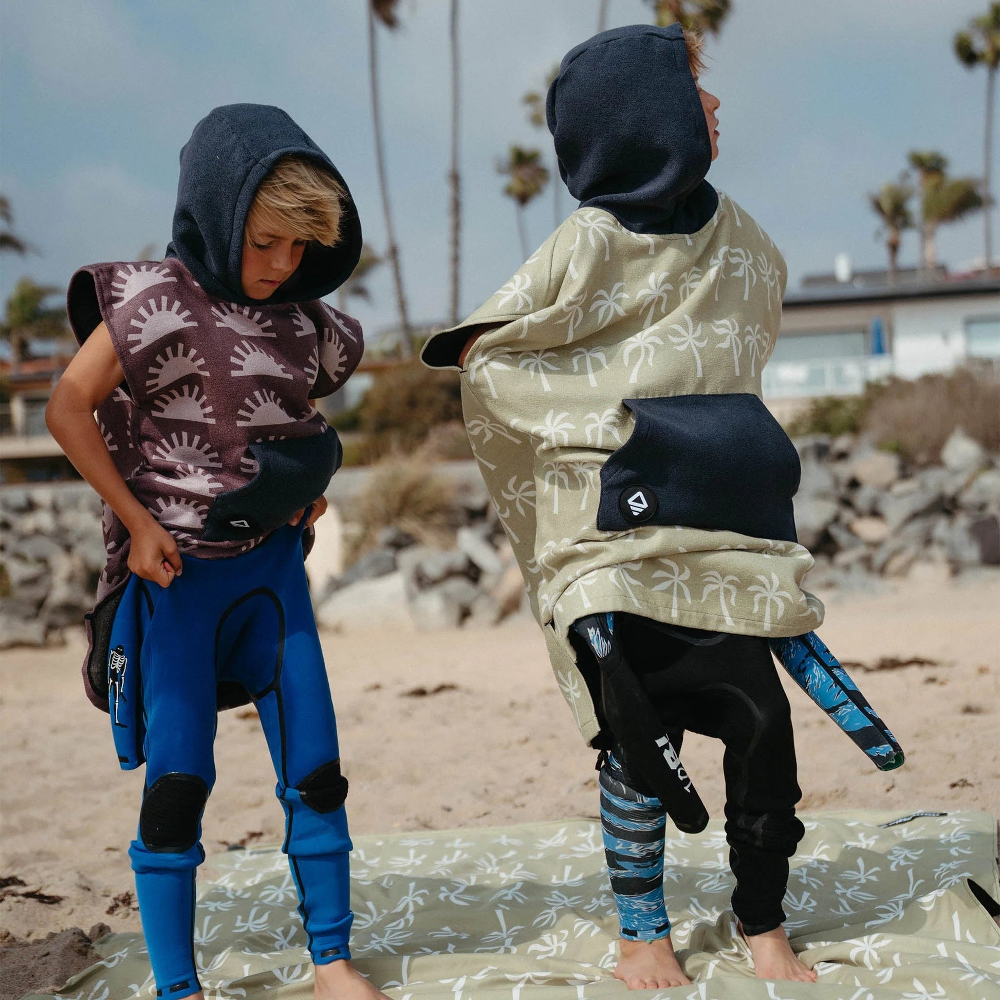 Kids Changing Poncho: Breezy Palms Olive Nomadix