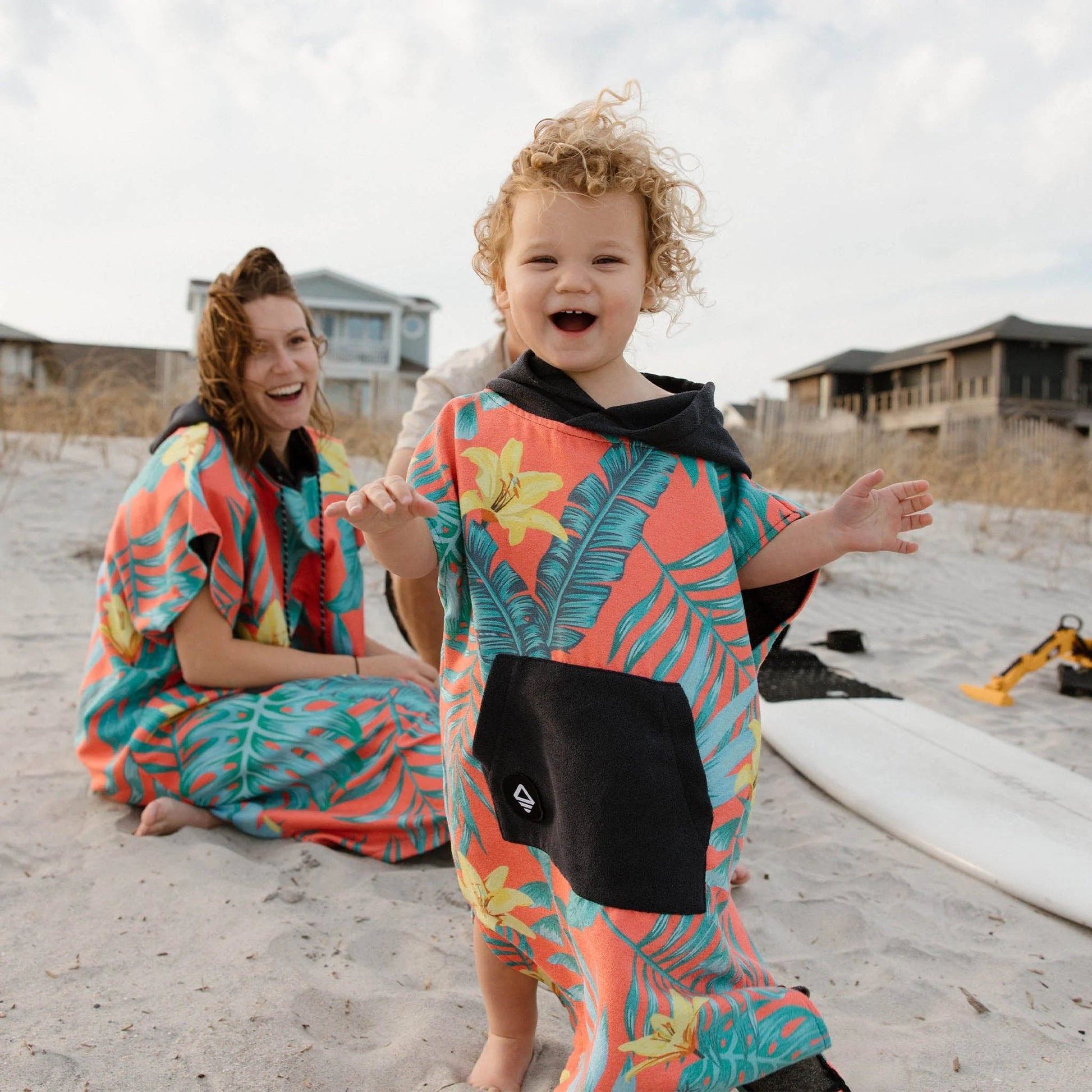 Kids Changing Poncho: Palms Coral Nomadix