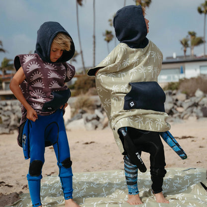 Kids Changing Poncho: Sunshine Burgundy Nomadix